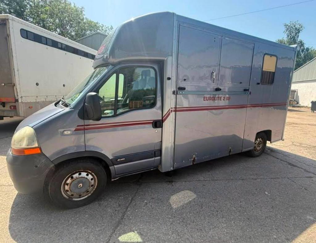 2006 Renault Master 3.5T Eurolite 2RF — Oakland Coachbuilders